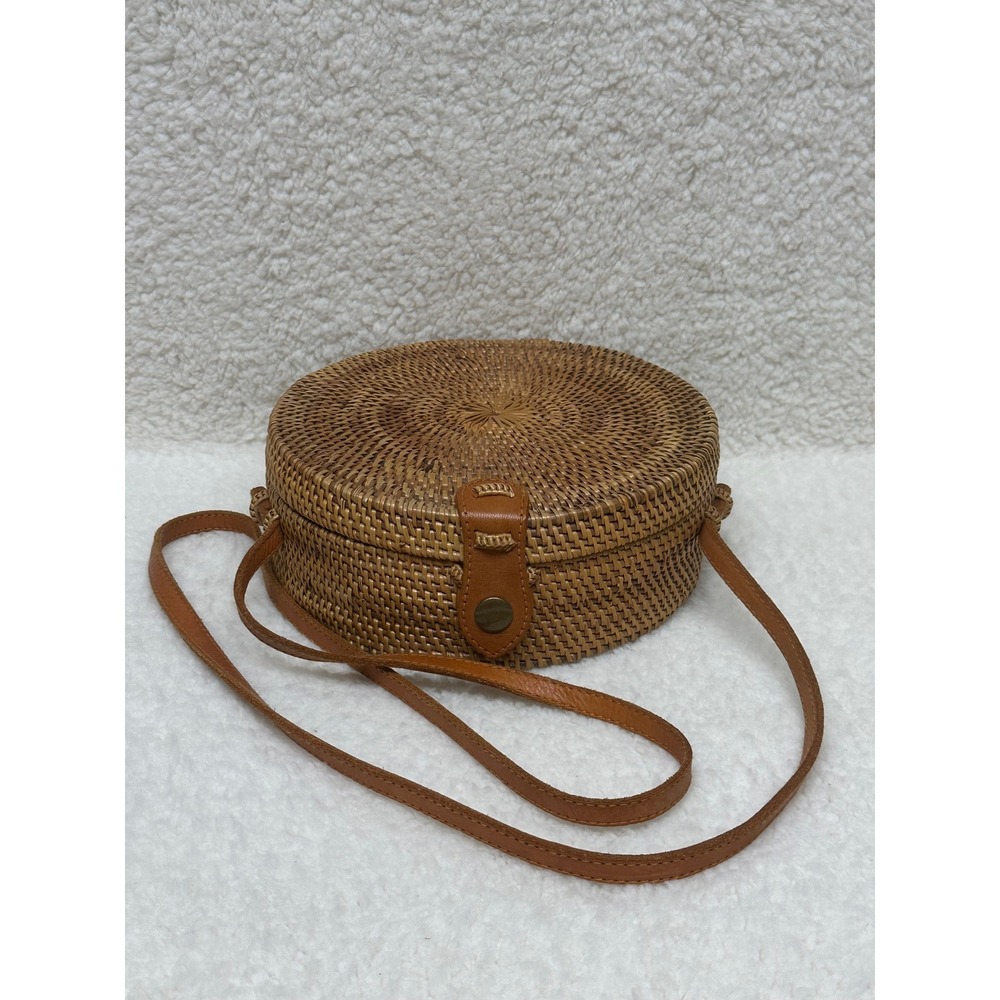 Nordstrom Round Crossbody Bag Brown Woven Rattan Leather Strap Artisanal Summer - Picture 3 of 10